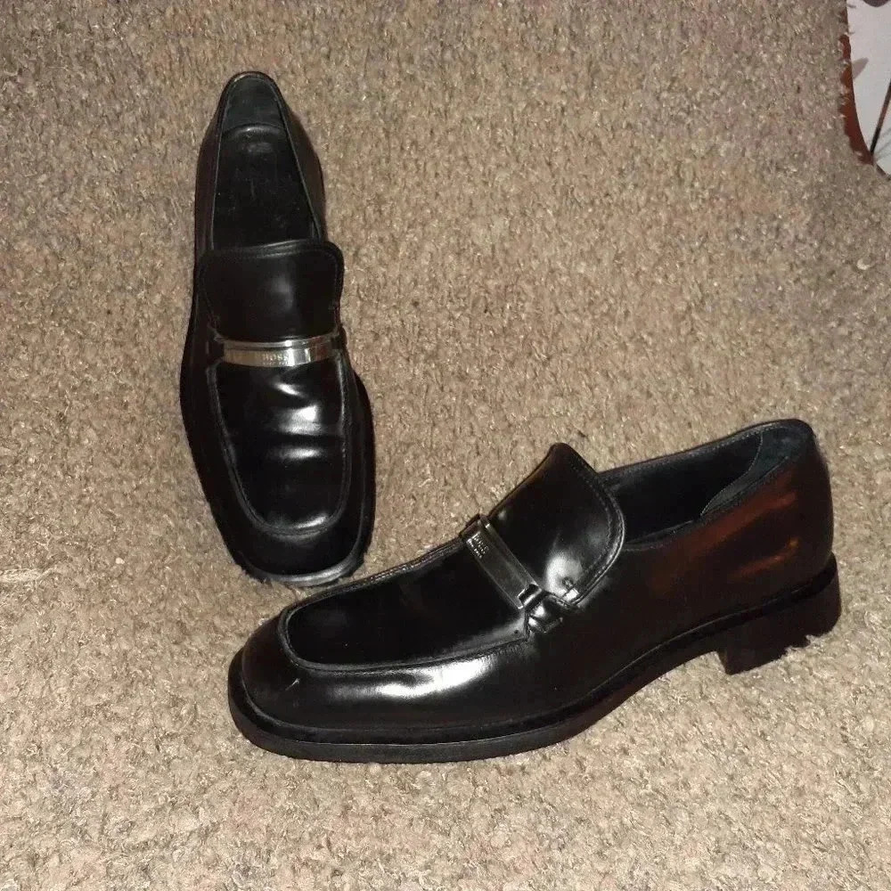 HUGO BOSS-Black Leather-Silver Logo Plate-Loafers-Sz 7 UK-8 US-Excellent